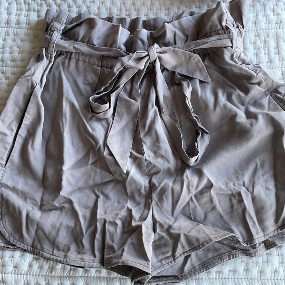 Express Extreme High Rise Paperbag Shorts Size M